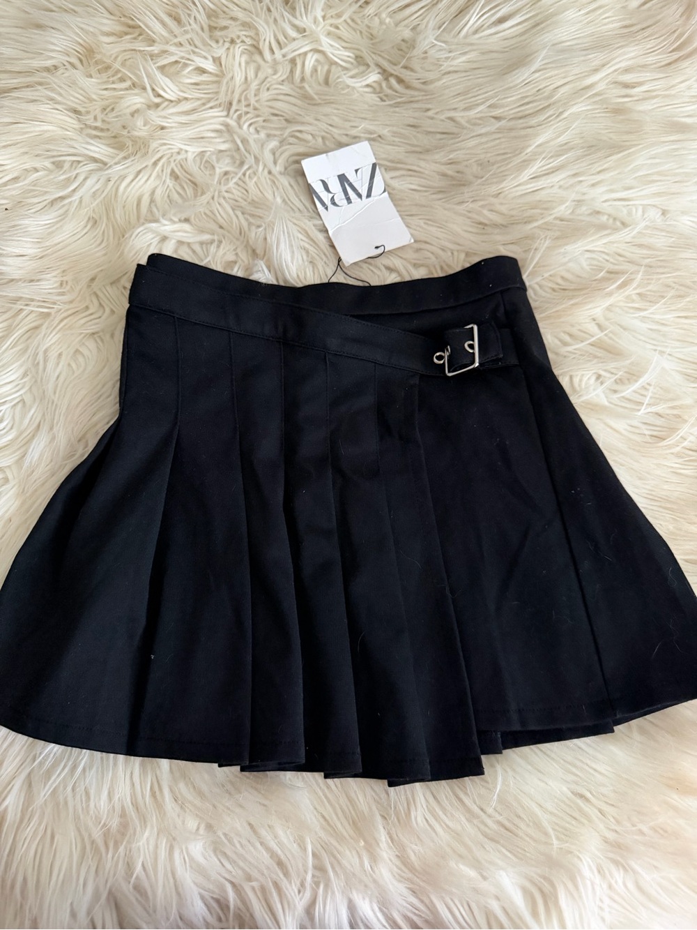 ZARA Girls Black Pleated Mini Skirt with Buckle Accent